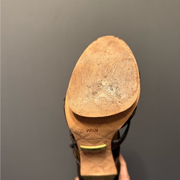 L.A.M.B. By Gwen Stefani. Lace up T strap Leather Sandal - Picture 5 of 8